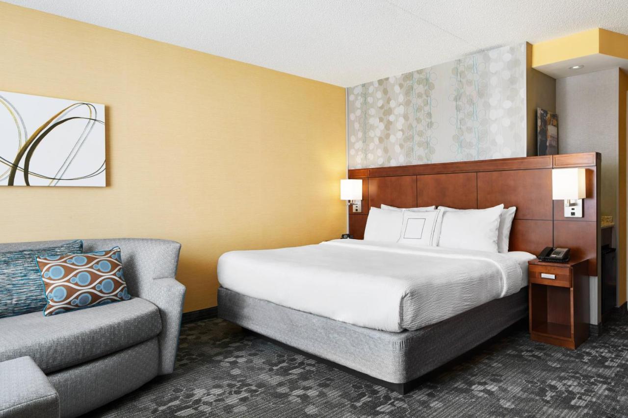 | Courtyard by Marriott Newark Downtown