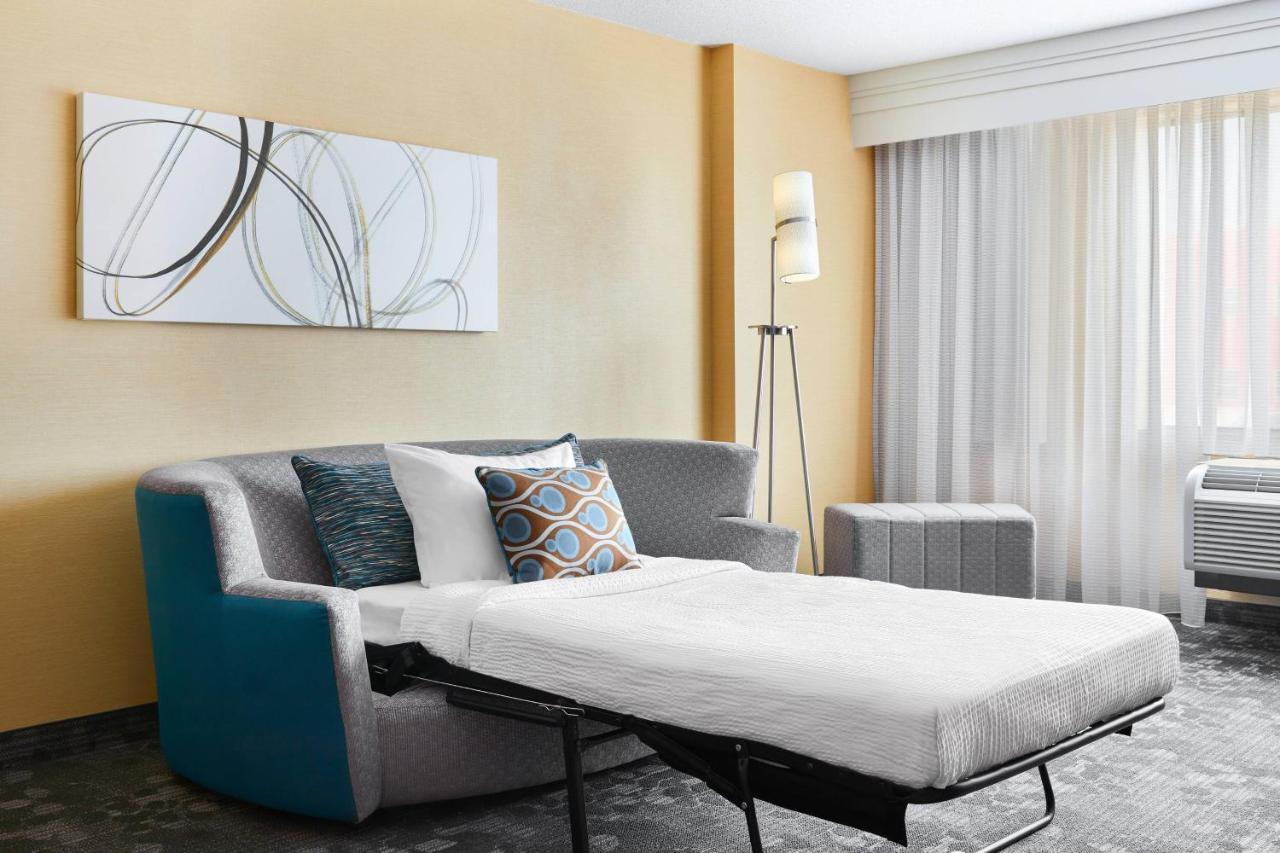 | Courtyard by Marriott Newark Downtown