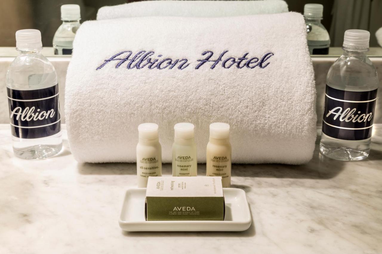 | Albion Hotel