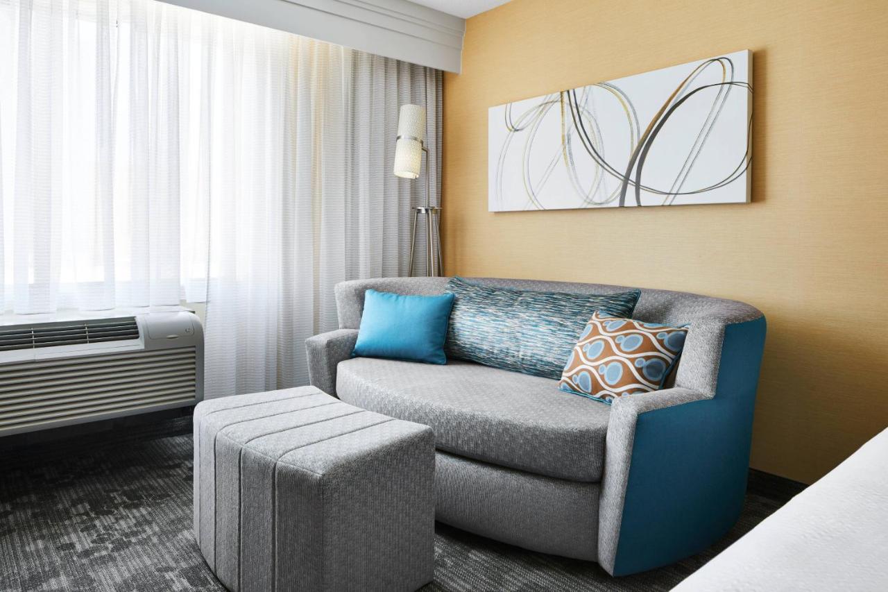 | Courtyard by Marriott Newark Downtown