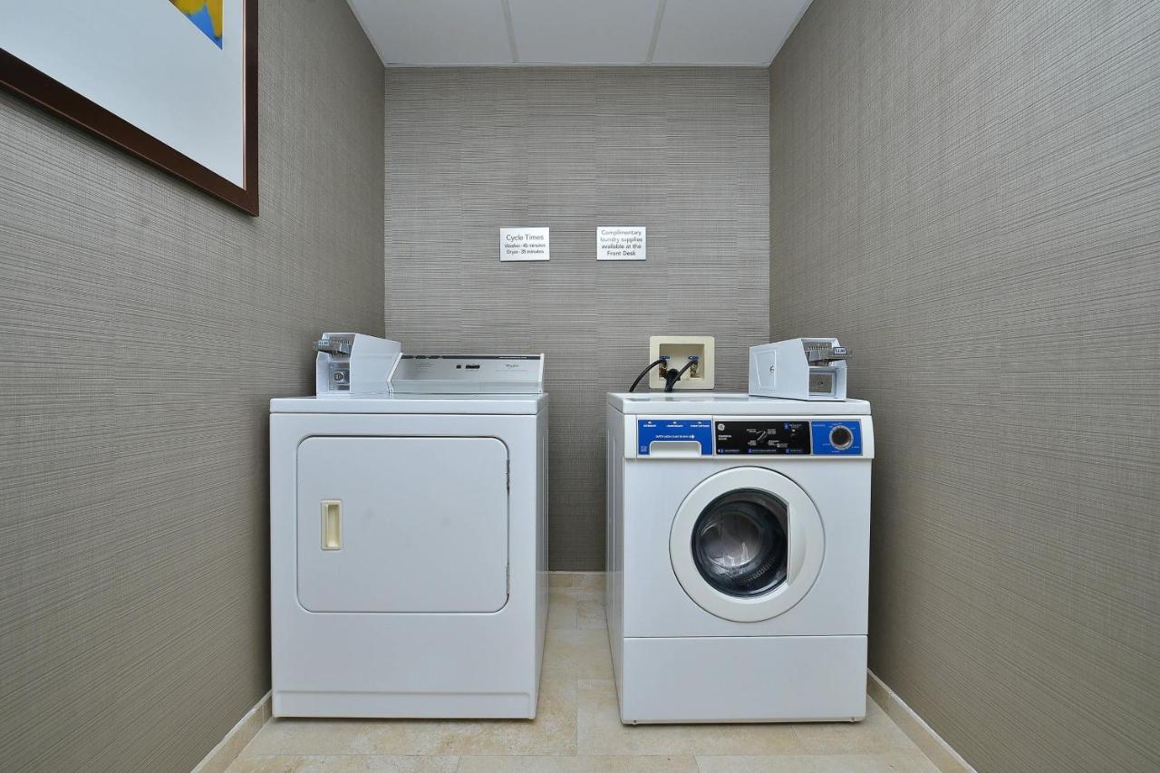 | Courtyard by Marriott Bentonville
