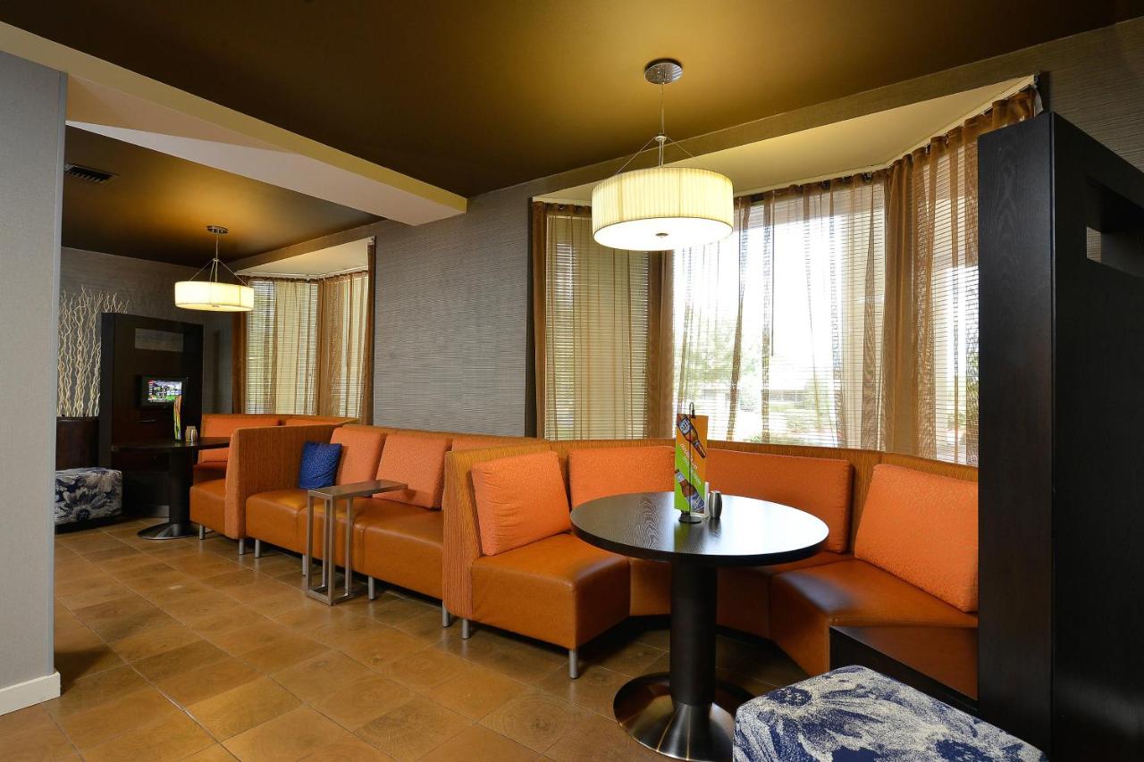 | Courtyard by Marriott Bentonville
