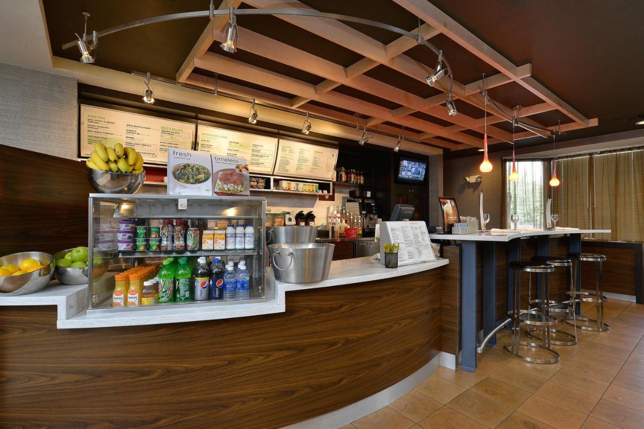 | Courtyard by Marriott Bentonville