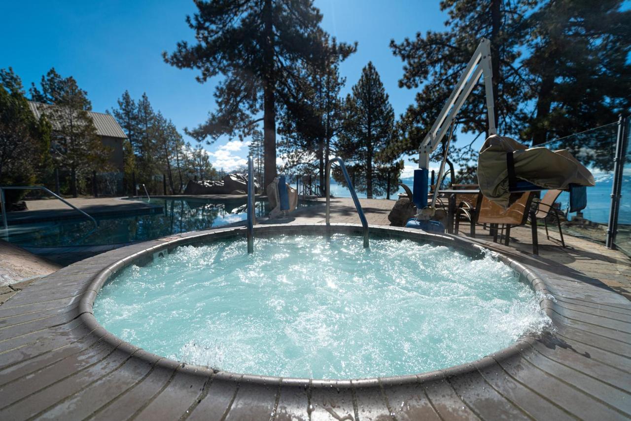 | Red Wolf Lakeside Lodge