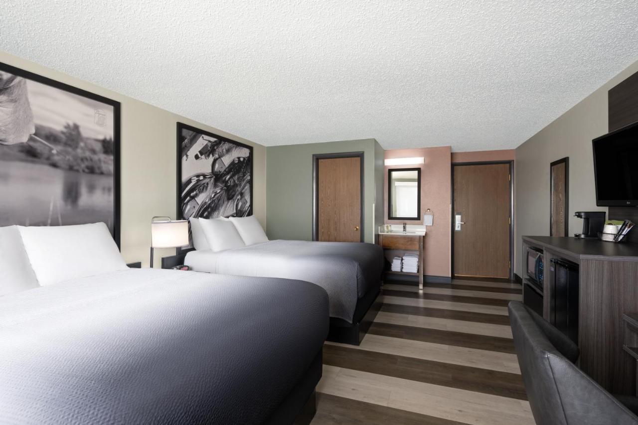 | Super 8 by Wyndham Conrad