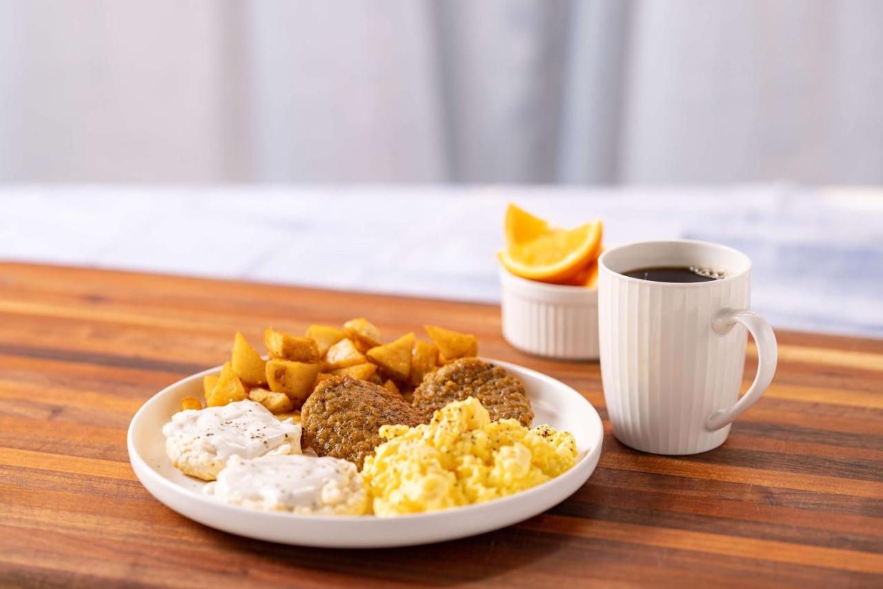 | Drury Inn & Suites Cincinnati Sharonville