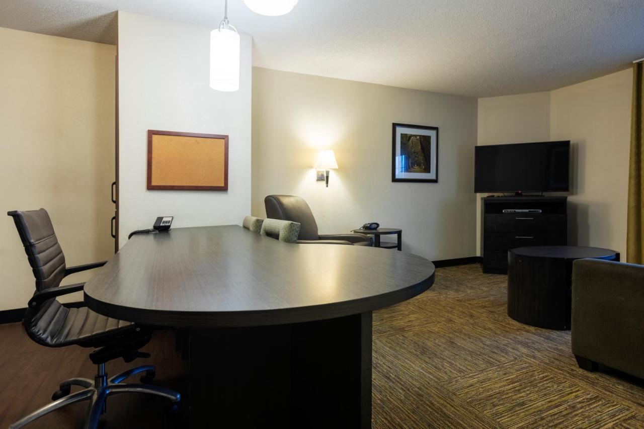 | Candlewood Suites Colonial Heights Fort Lee, an IHG Hotel