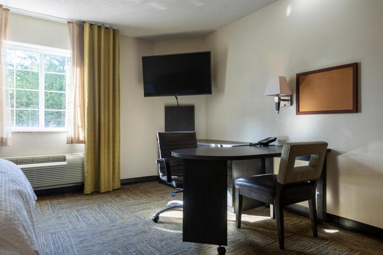 Queen Studio - Disability Access/Non-Smoking at Candlewood Suites Colonial Heights Fort Lee, an IHG Hotel