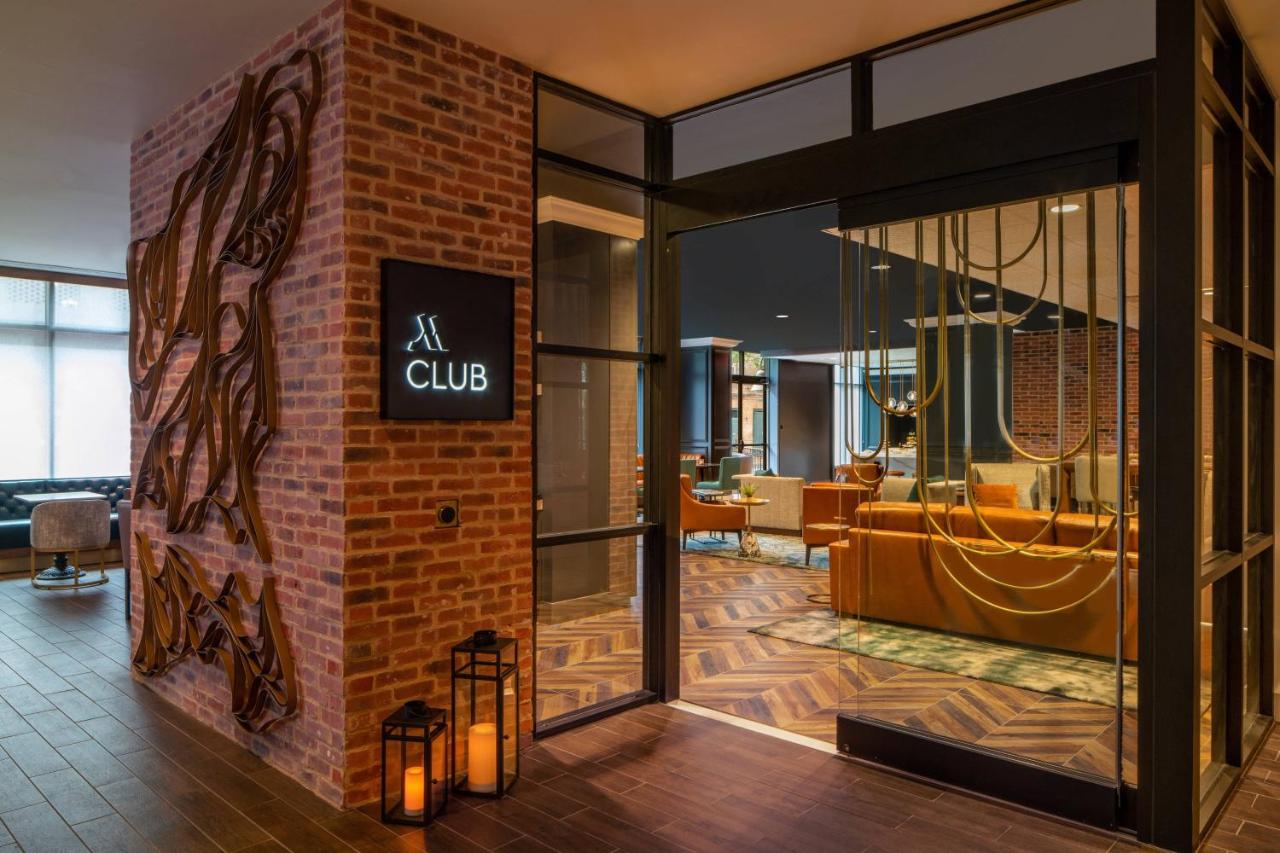 Junior Suite at New Orleans Marriott Warehouse Arts District