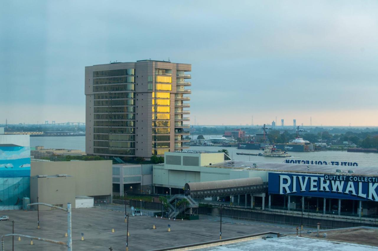 Larger, King Room at New Orleans Marriott Warehouse Arts District