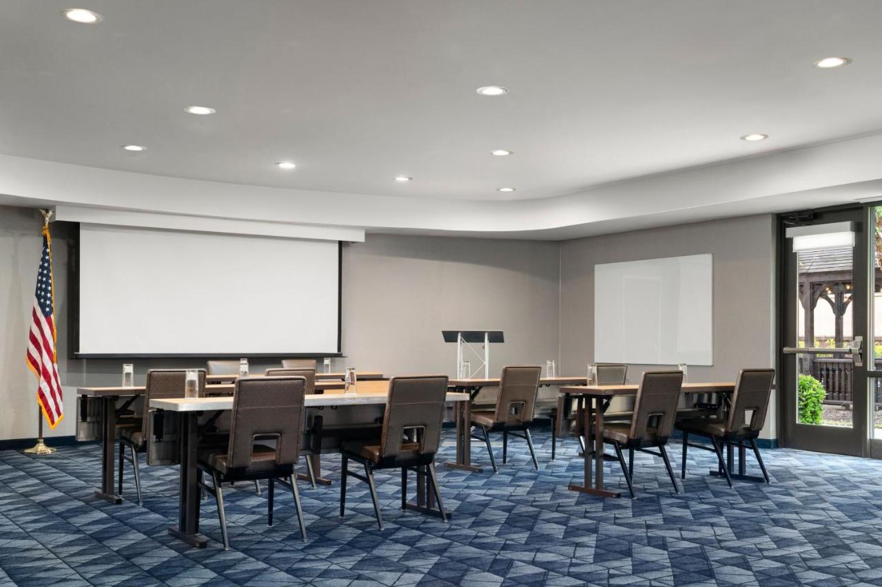 | Courtyard Richmond North/Glen Allen