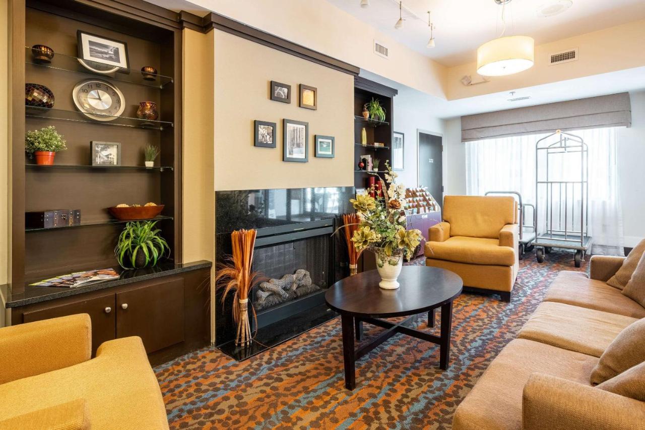 | Sleep Inn & Suites Harbour Pointe Midlothian