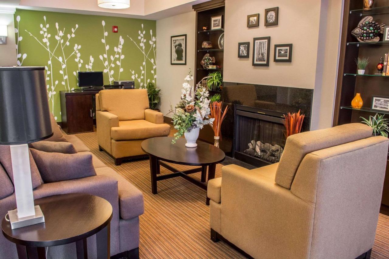 | Sleep Inn & Suites Harbour Pointe Midlothian