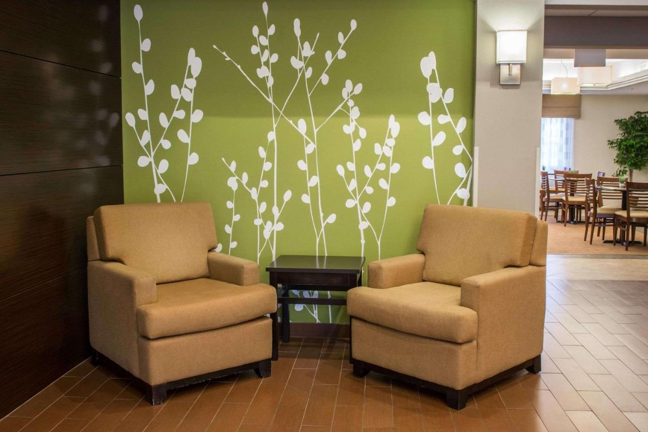 | Sleep Inn & Suites Harbour Pointe Midlothian