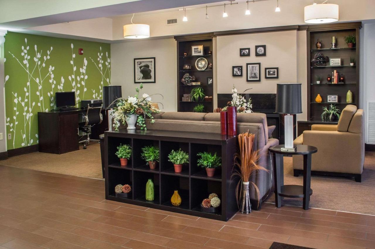 | Sleep Inn & Suites Harbour Pointe Midlothian