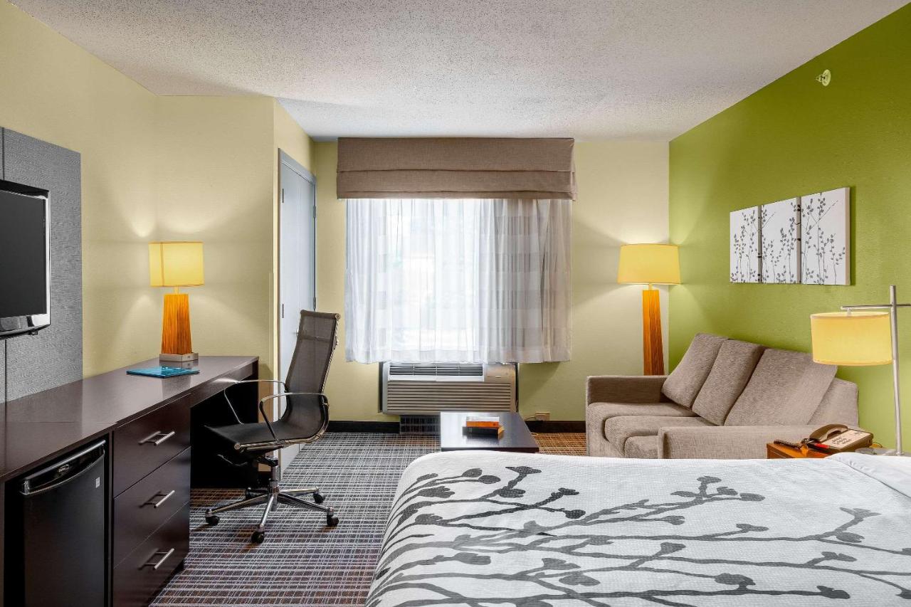 | Sleep Inn & Suites Harbour Pointe Midlothian