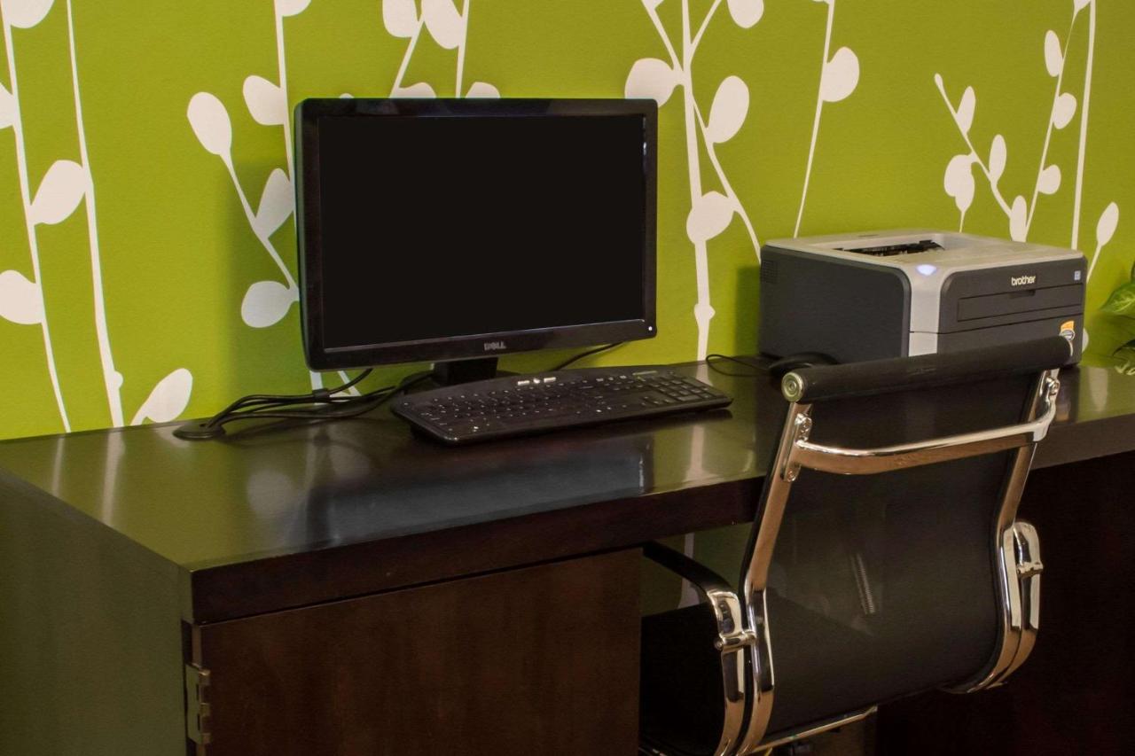 | Sleep Inn & Suites Harbour Pointe Midlothian