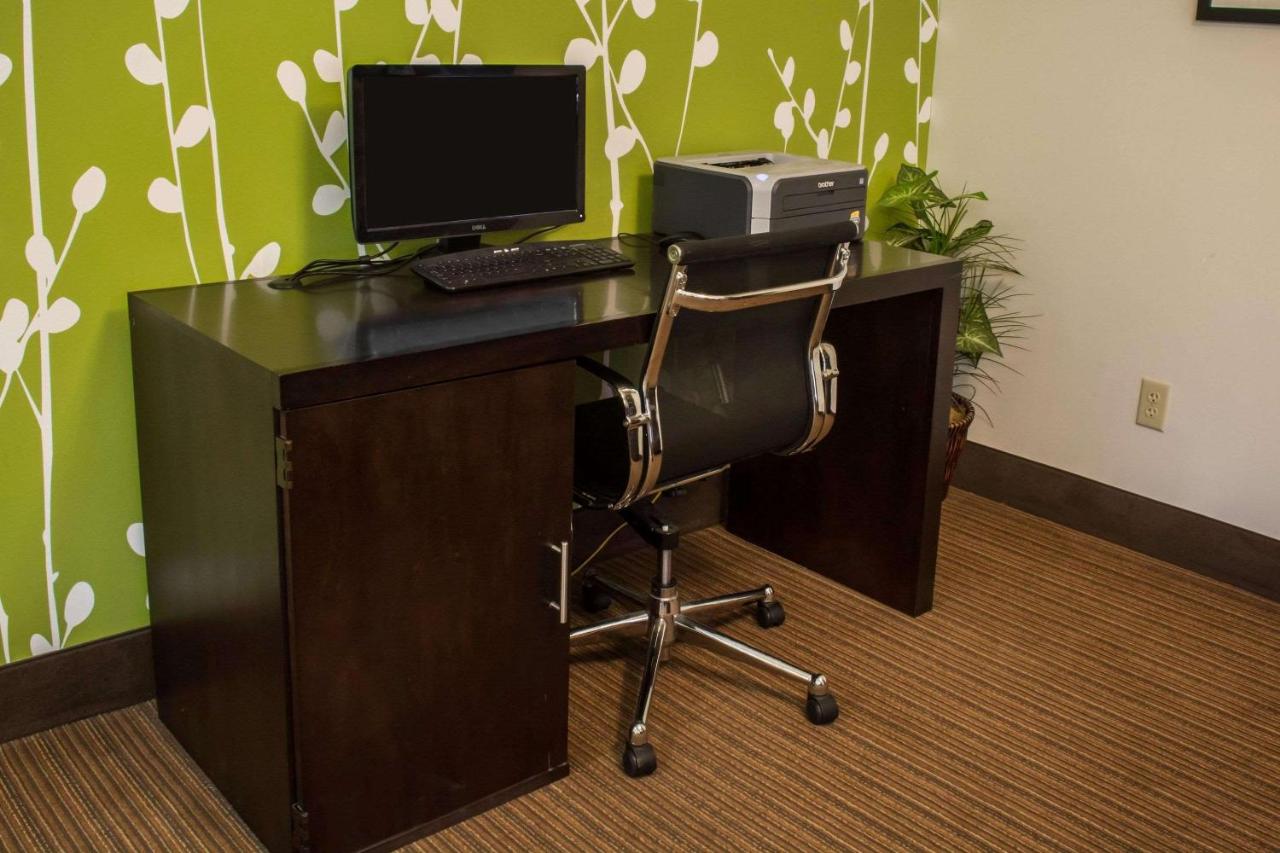 | Sleep Inn & Suites Harbour Pointe Midlothian