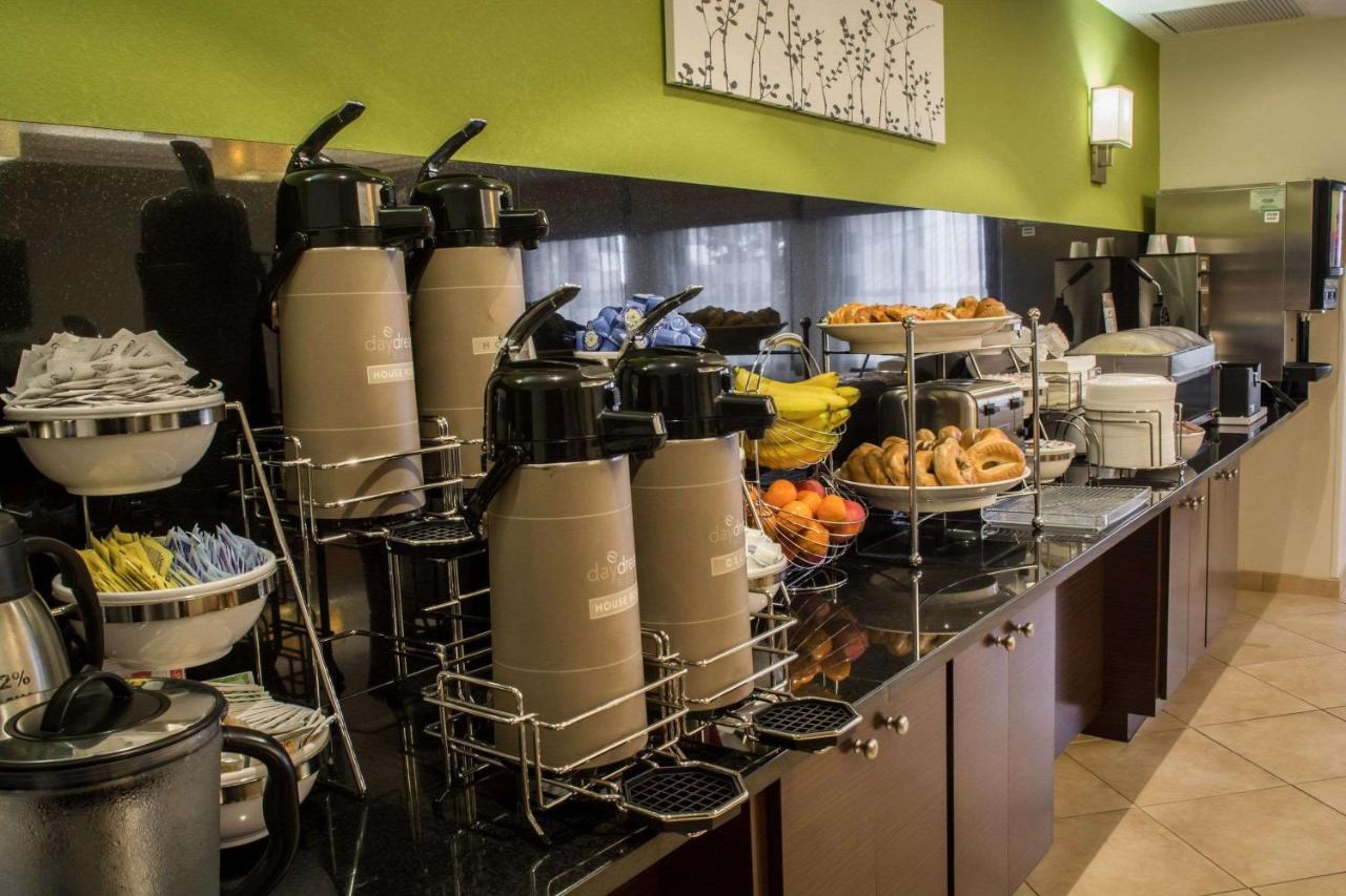 | Sleep Inn & Suites Harbour Pointe Midlothian