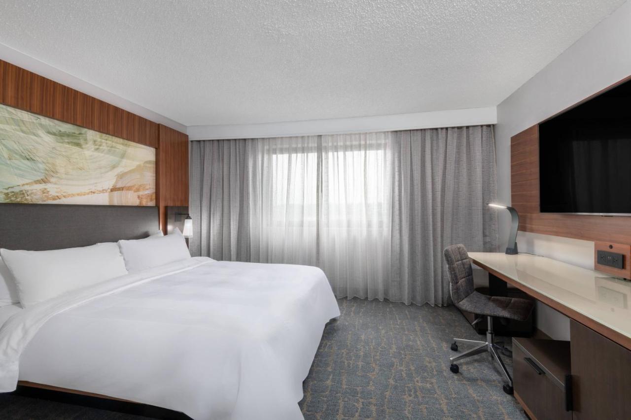 Suite, 1 Bedroom Larger Suite, 1 King, Sofa bed at Marriott Madison West