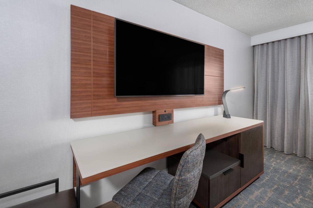 | Madison Marriott West