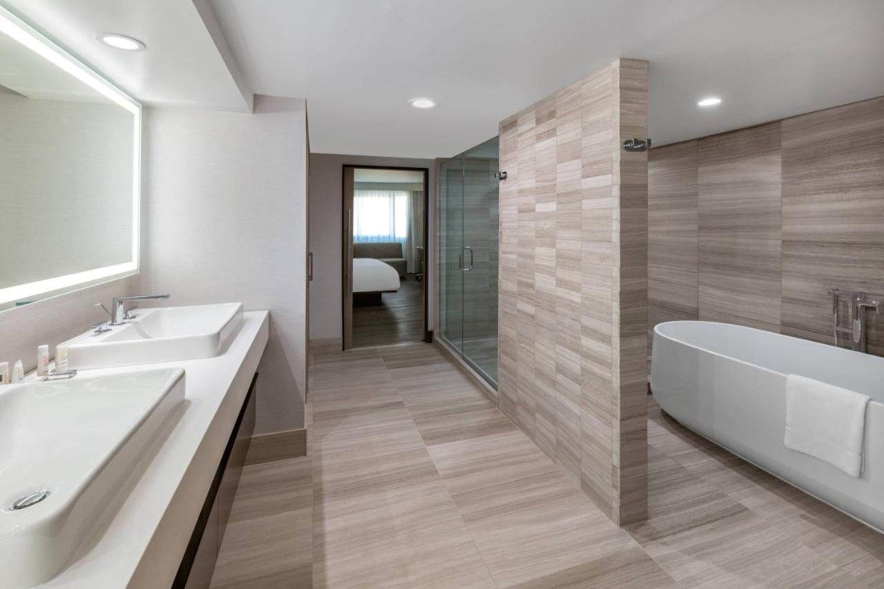 | Madison Marriott West
