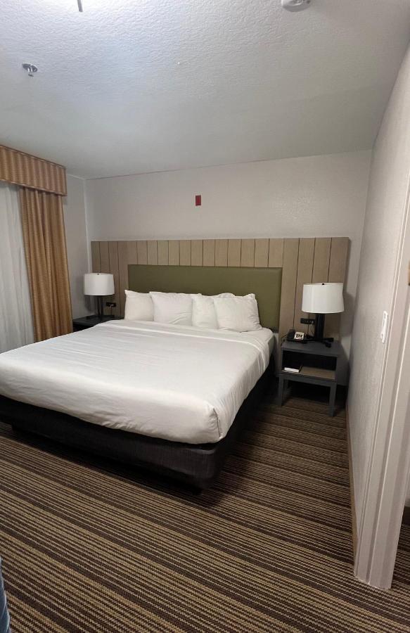 One-Bedroom King Suite - Non-Smoking at Country Inn & Suites by Radisson, Fort Worth, TX