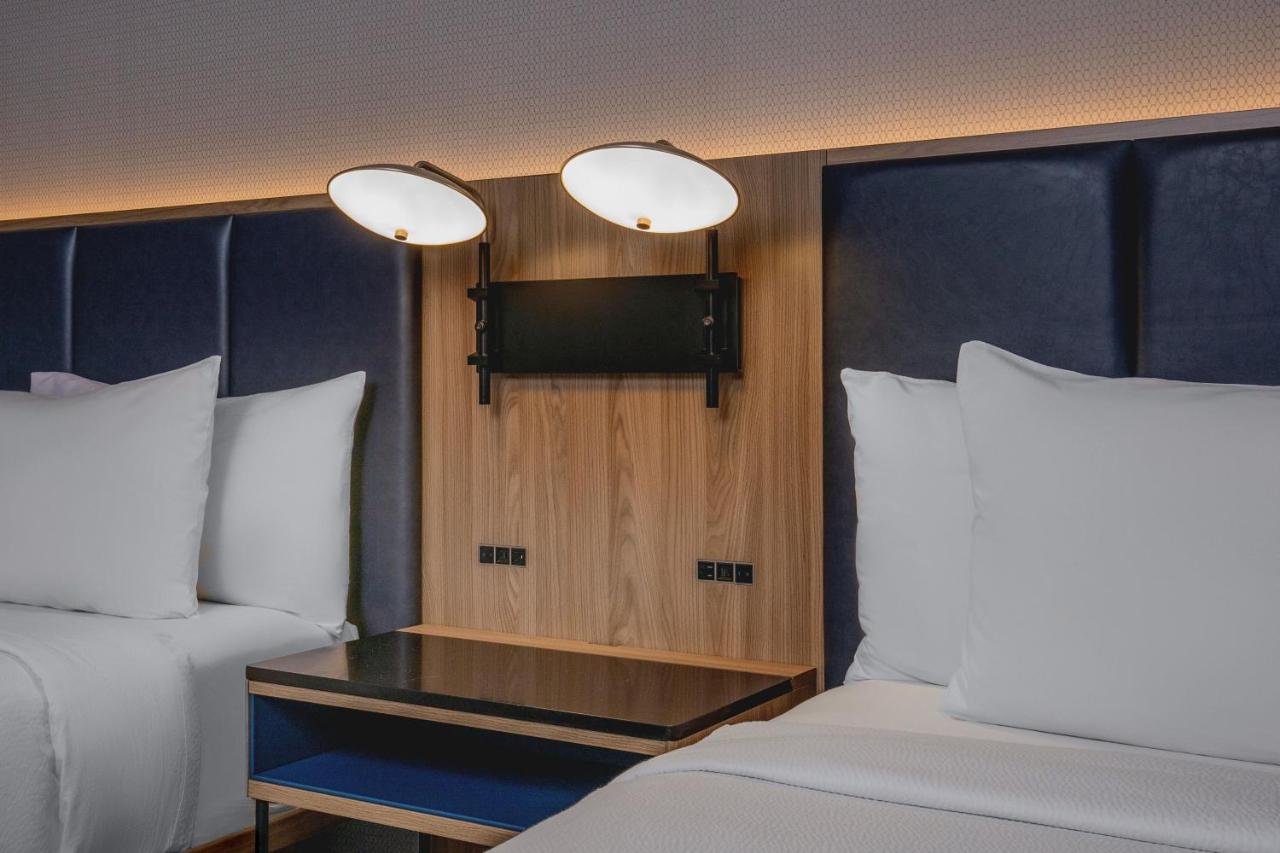 | Courtyard by Marriott Times Square West