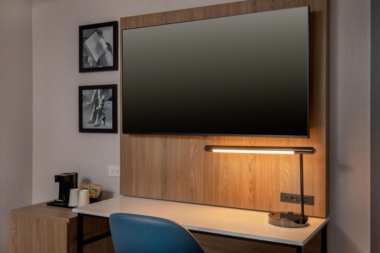 | Courtyard by Marriott Times Square West
