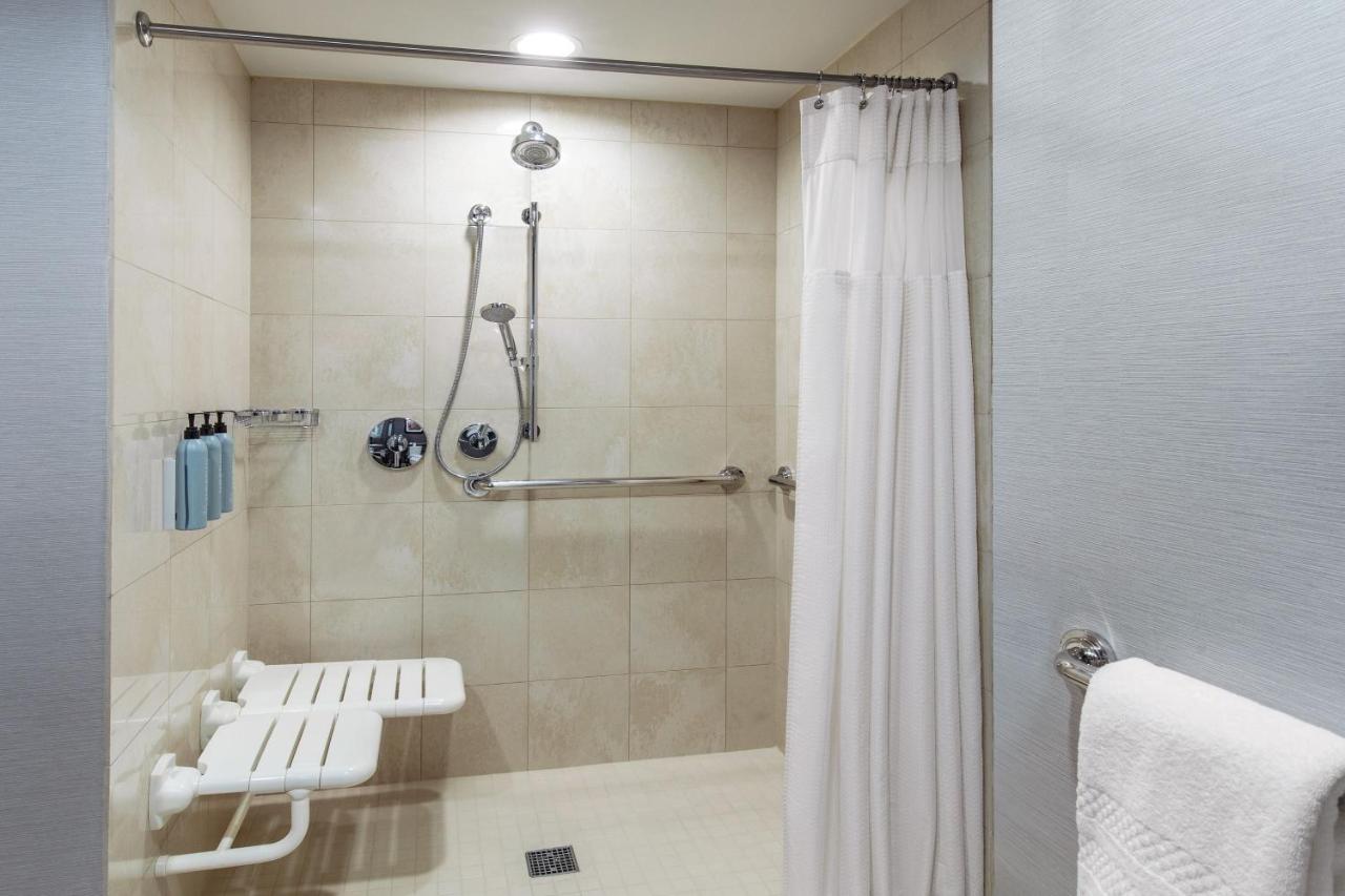 | Courtyard by Marriott Times Square West