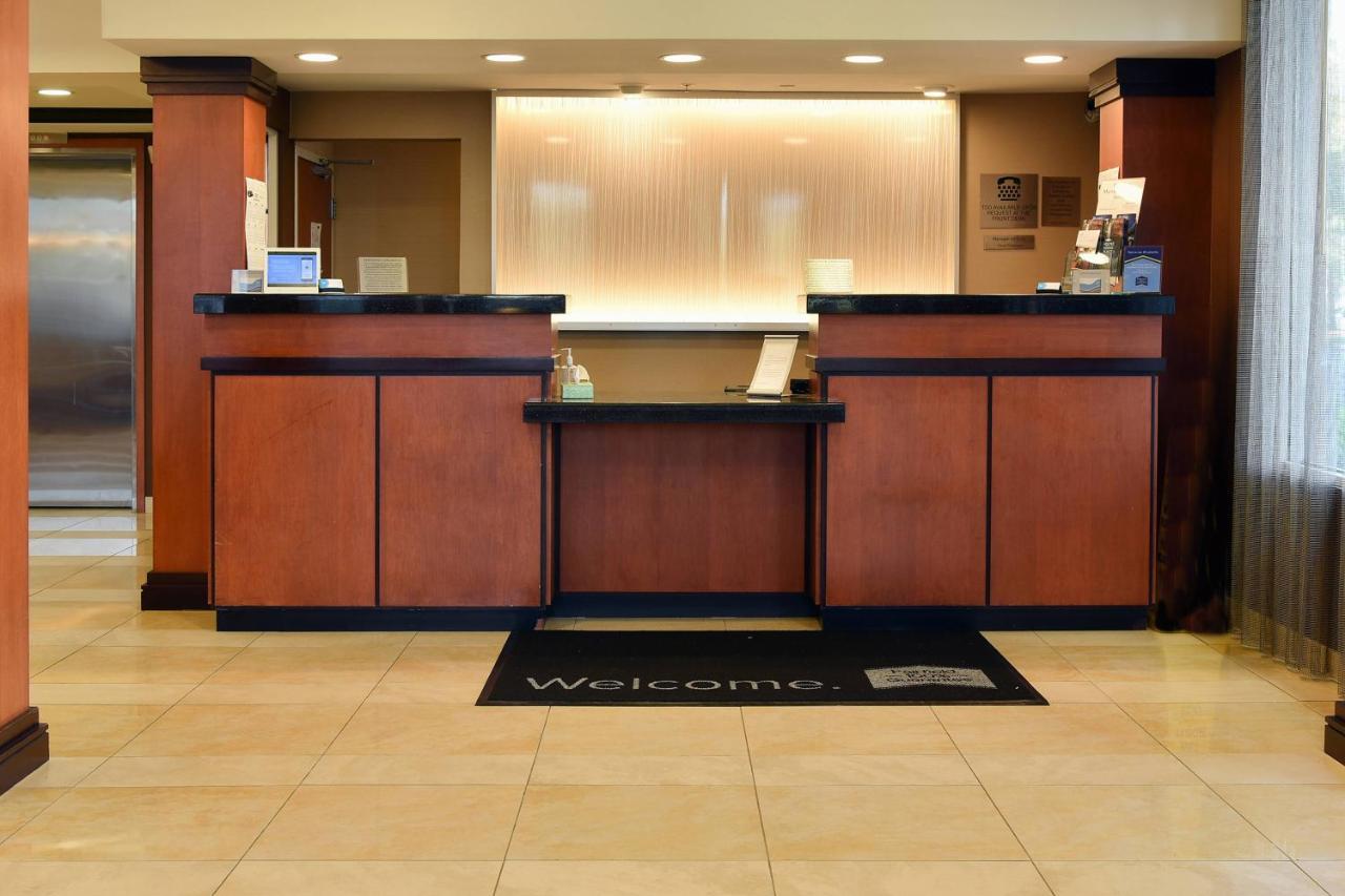 | Fairfield Inn Hartford Airport