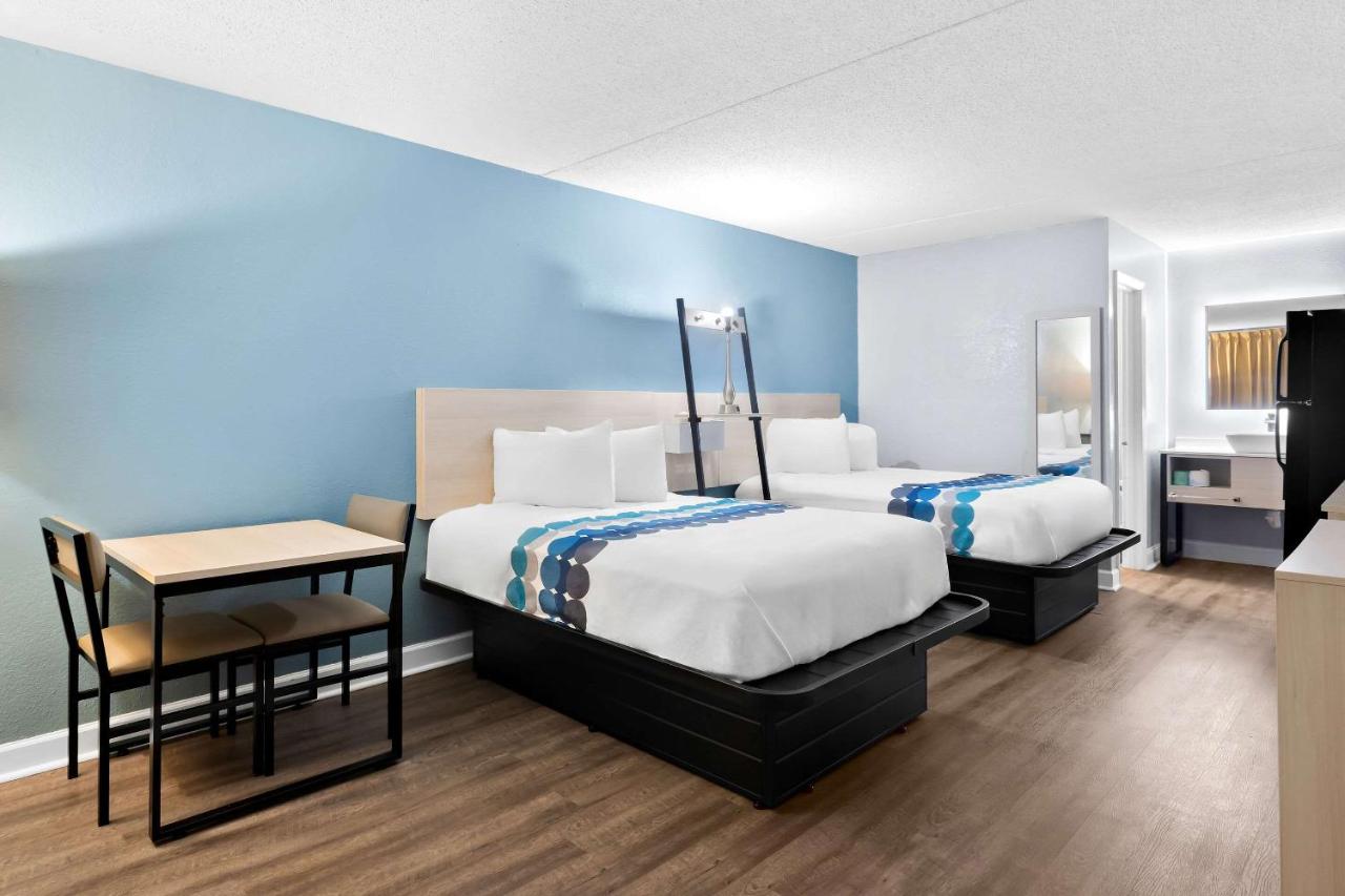  | Econolodge by Choice Hotels off I-95 exit 36