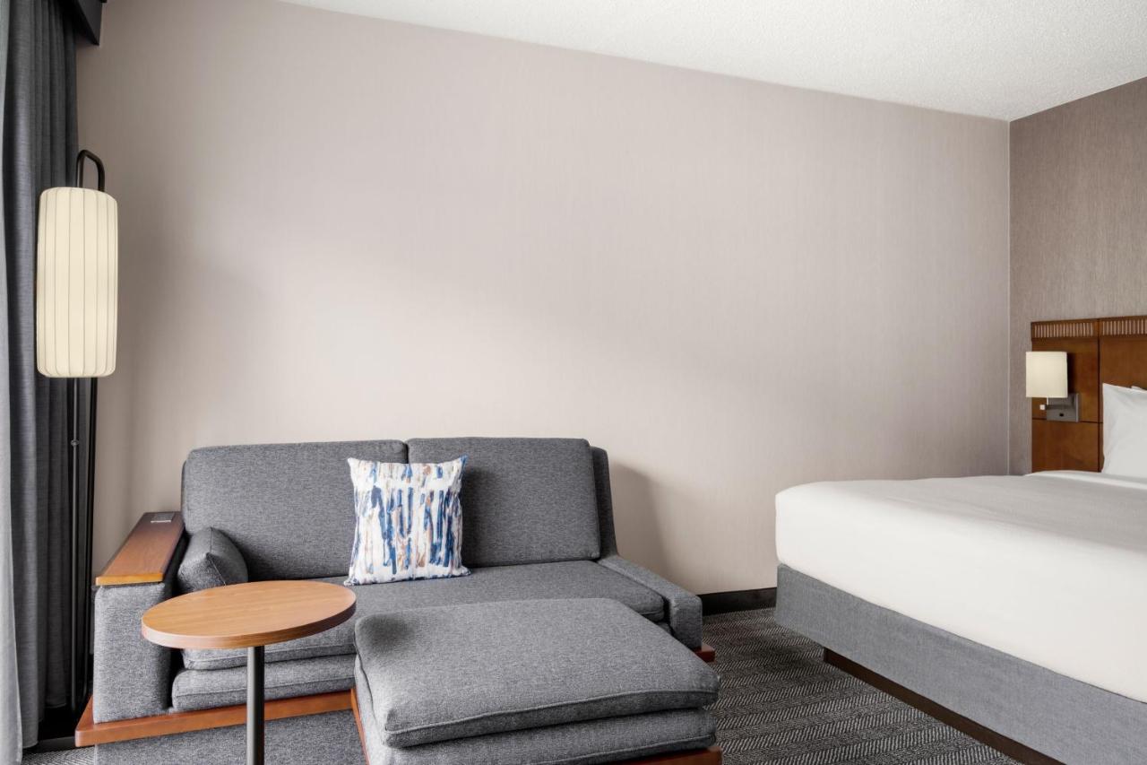 King Room with Sofa Bed at Courtyard by Marriott Detroit Livonia