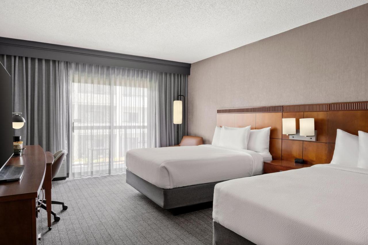Queen Room with Two Queen Beds at Courtyard by Marriott Detroit Livonia