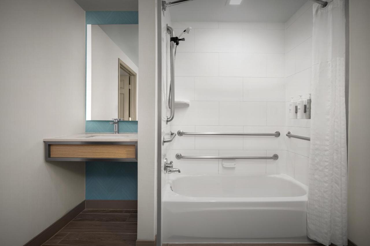 King Room - Disability Access at Hilton Garden Inn Colorado Springs North Air Force Academy