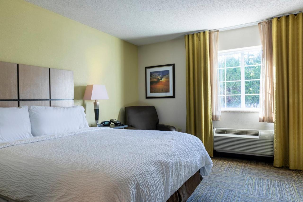 Queen Studio - Disability Access/Non-Smoking at Candlewood Suites Colonial Heights Fort Lee, an IHG Hotel