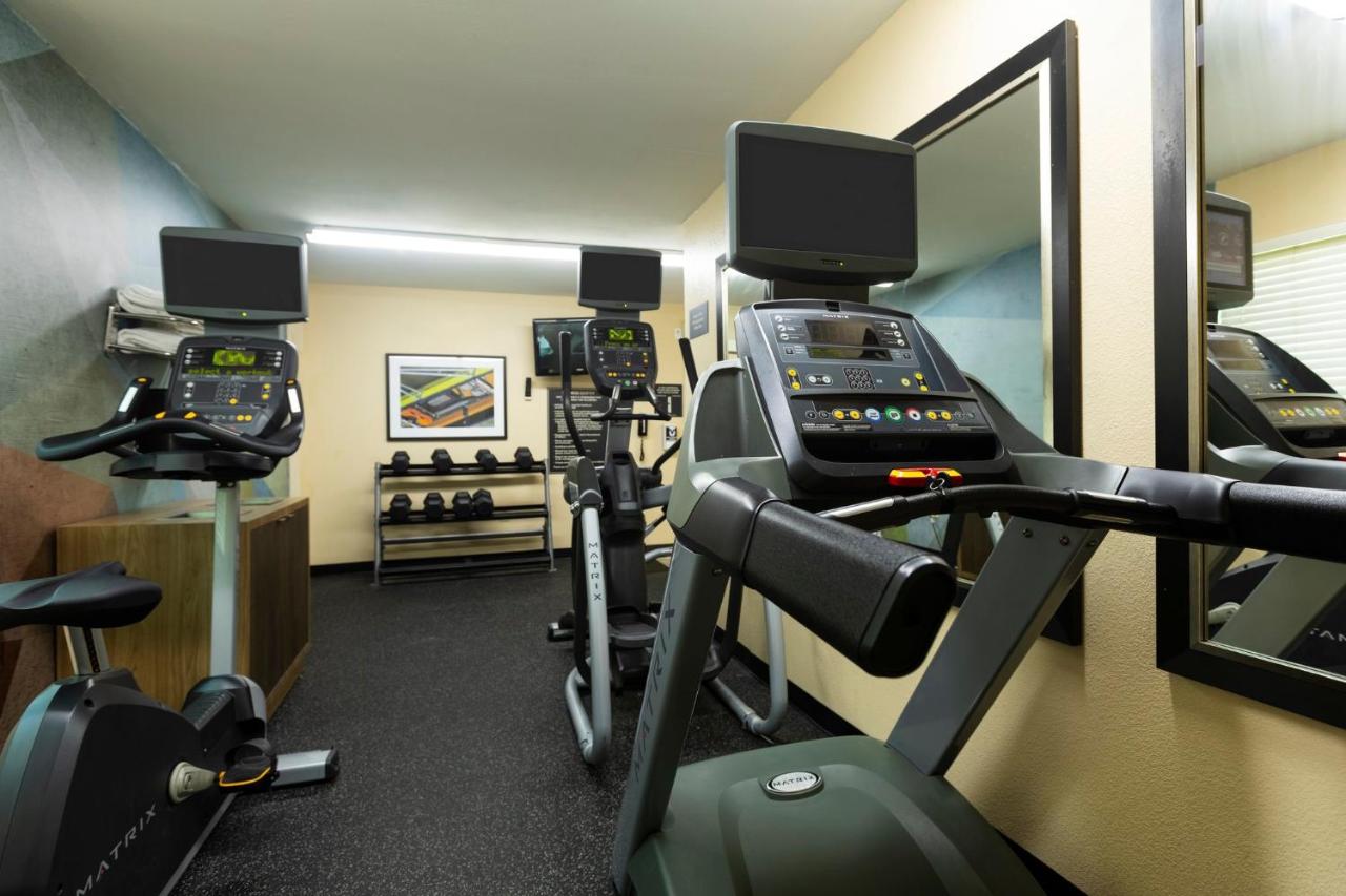 | Candlewood Suites Colonial Heights Fort Lee, an IHG Hotel