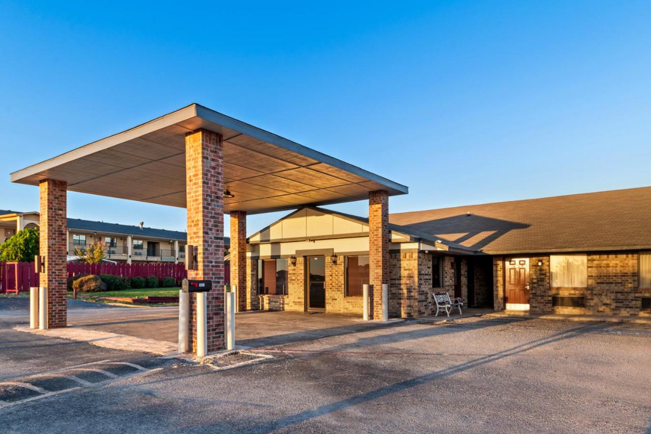 | Best Western Decatur Inn