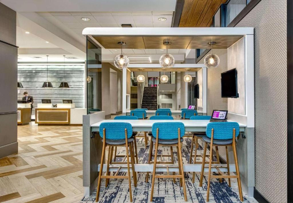 Deluxe Loft King Room at Sonesta Columbus Downtown