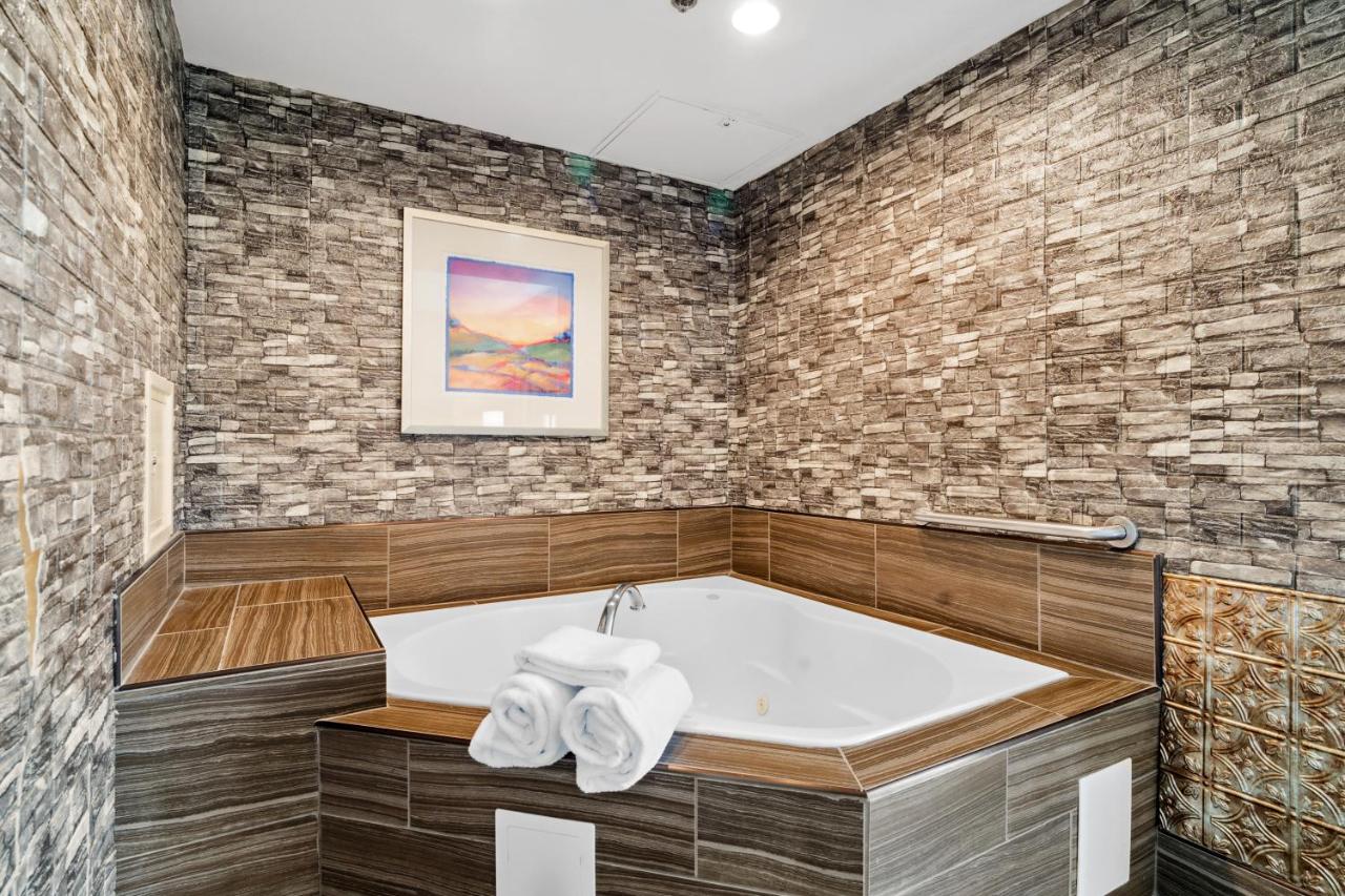 King Studio with Spa Bad at Sonesta Essential Vacaville - Napa Valley