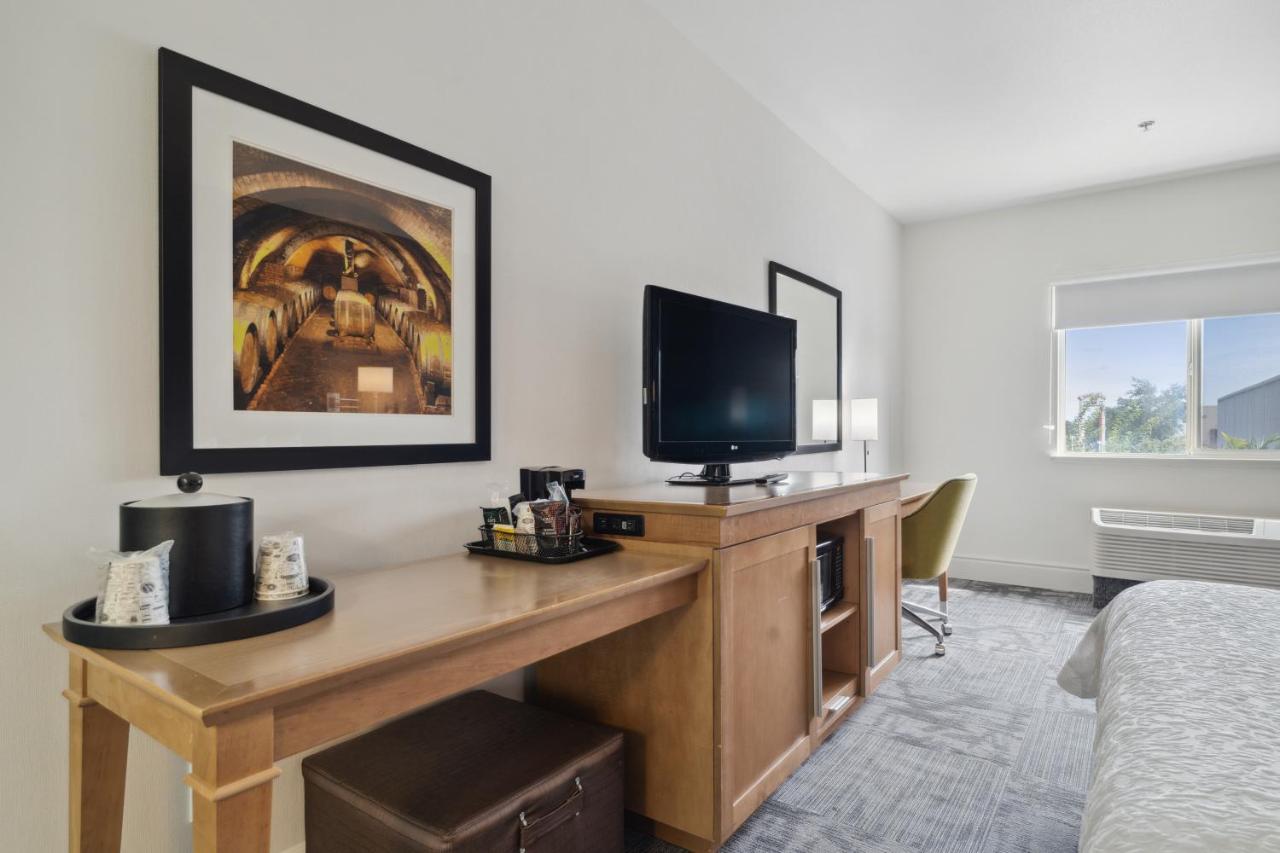 King Room - Disability Access/Non-Smoking at Sonesta Essential Vacaville - Napa Valley