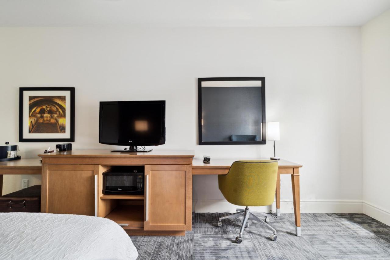 King Room - Disability Access/Non-Smoking at Sonesta Essential Vacaville - Napa Valley