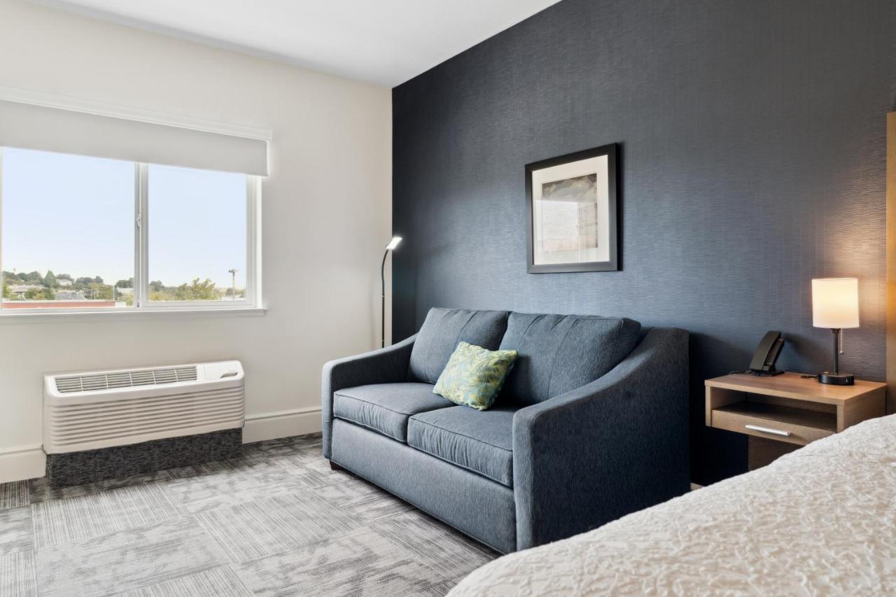 King Studio with Spa Bad at Sonesta Essential Vacaville - Napa Valley