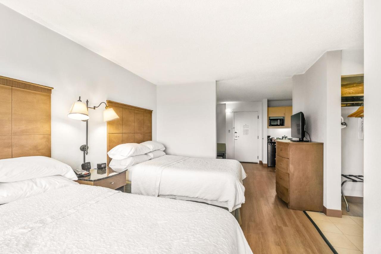Double Room with Two Double Beds and Golf View - Non-Smoking at Hotel Alice At Atlantic Beach