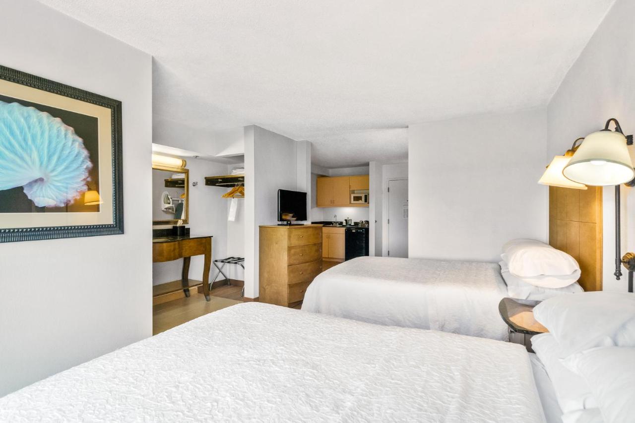 Double Room with Two Double Beds and Golf View - Non-Smoking at Hotel Alice At Atlantic Beach