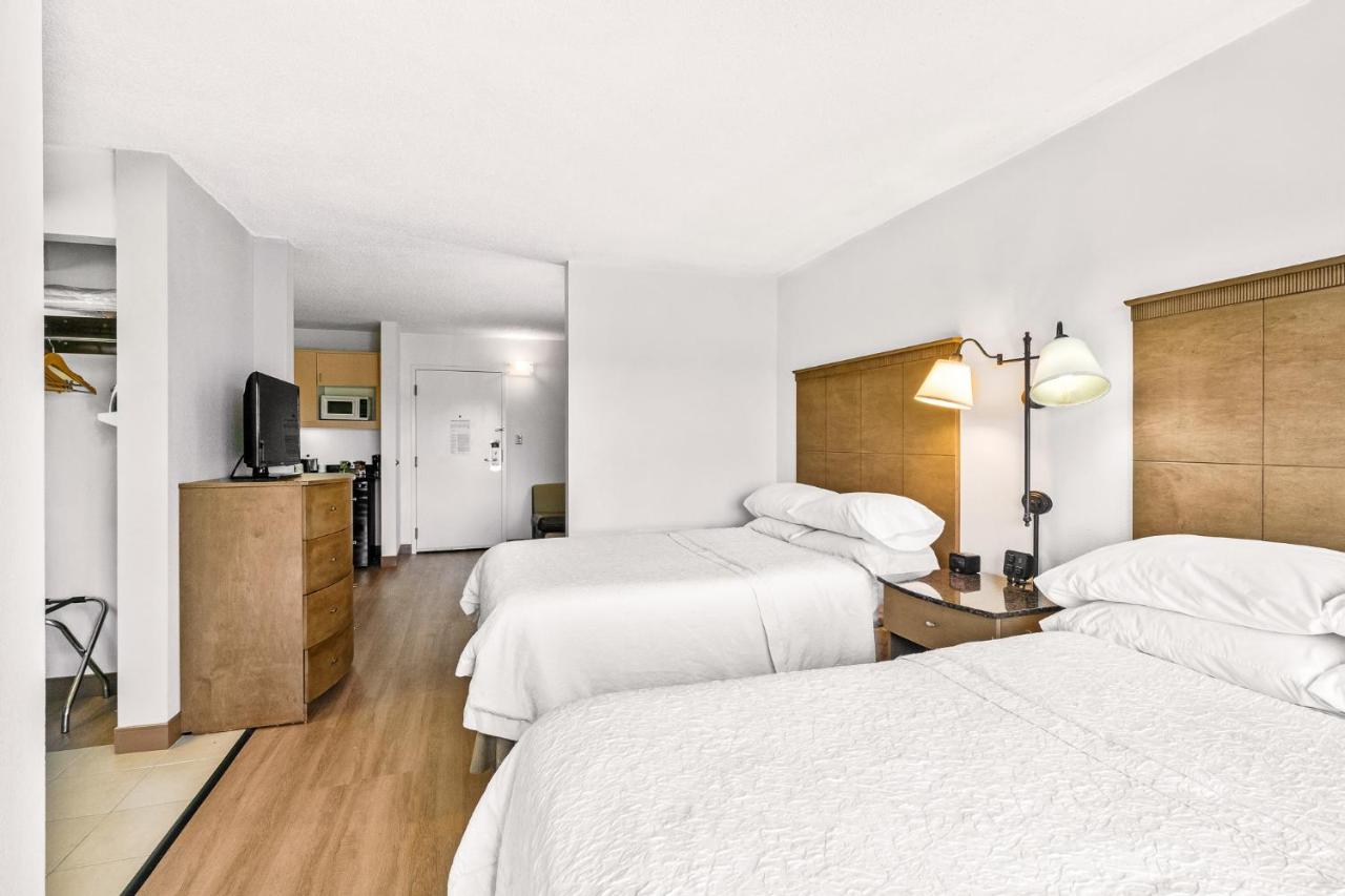 Double Room with Two Double Beds and Golf View - Non-Smoking at Hotel Alice At Atlantic Beach