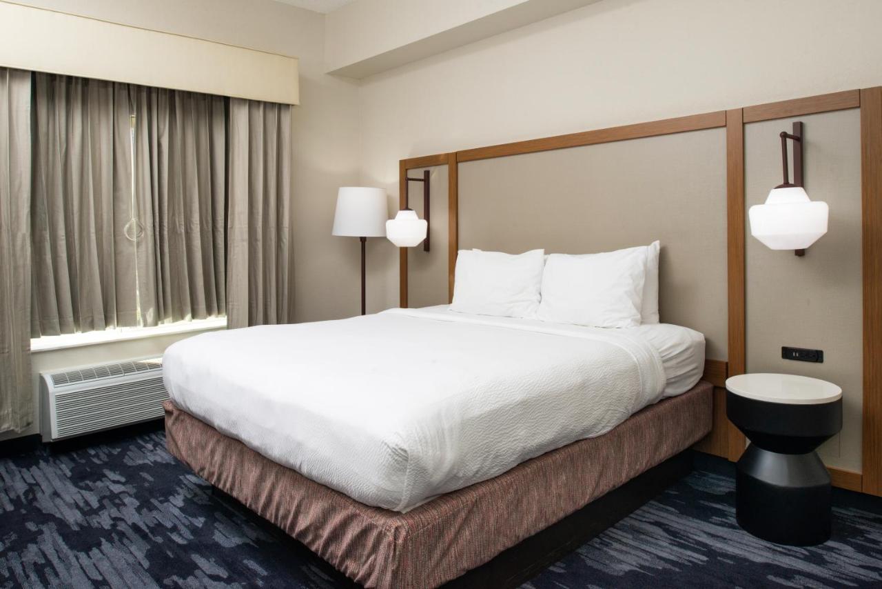 | Fairfield Inn & Suites Greensboro Wendover