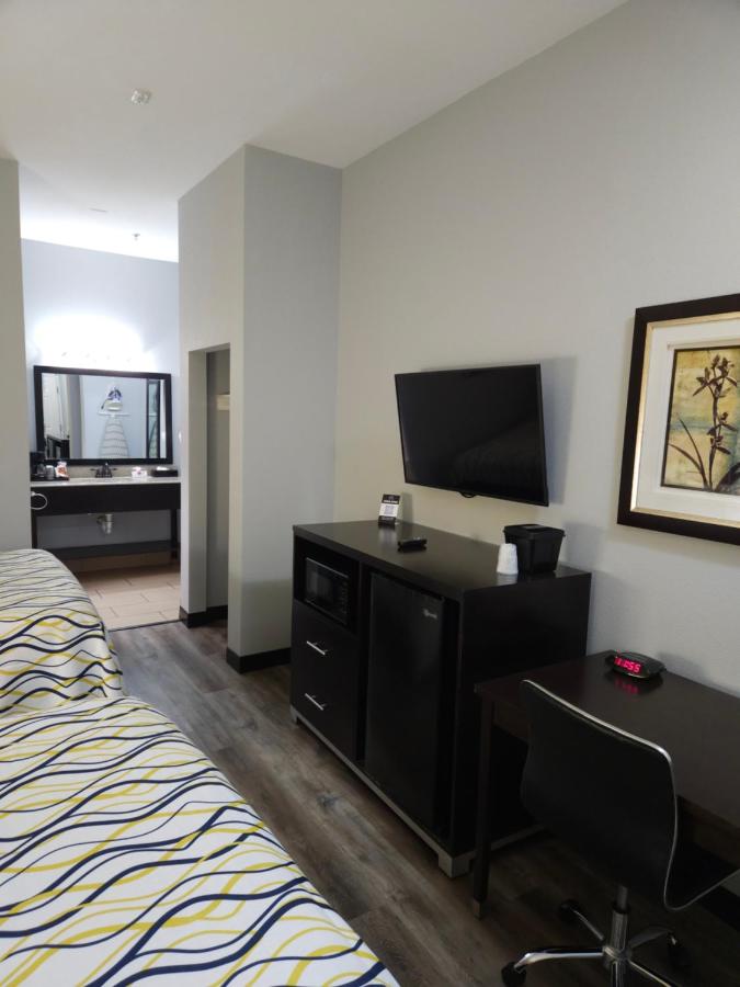  | Executive Inn and Suites Tyler