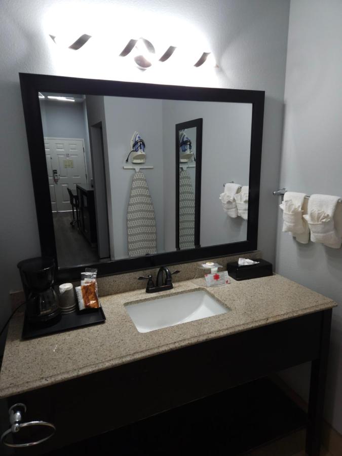  | Executive Inn and Suites Tyler