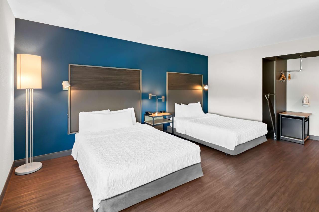 Queen Room with Two Queen Beds - Mobility Accessible with Tub at Tru By Hilton Spokane Valley, WA